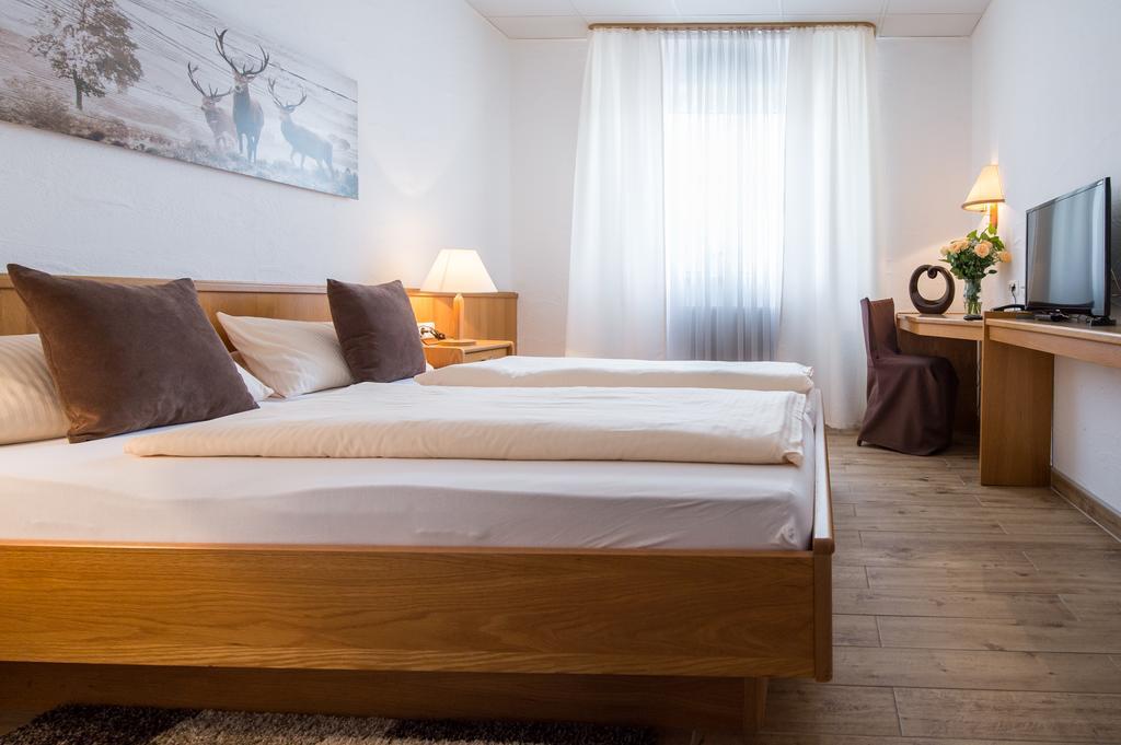 Hotel-Restaurant Schwyzerhuesli Viernheim Eksteriør bilde